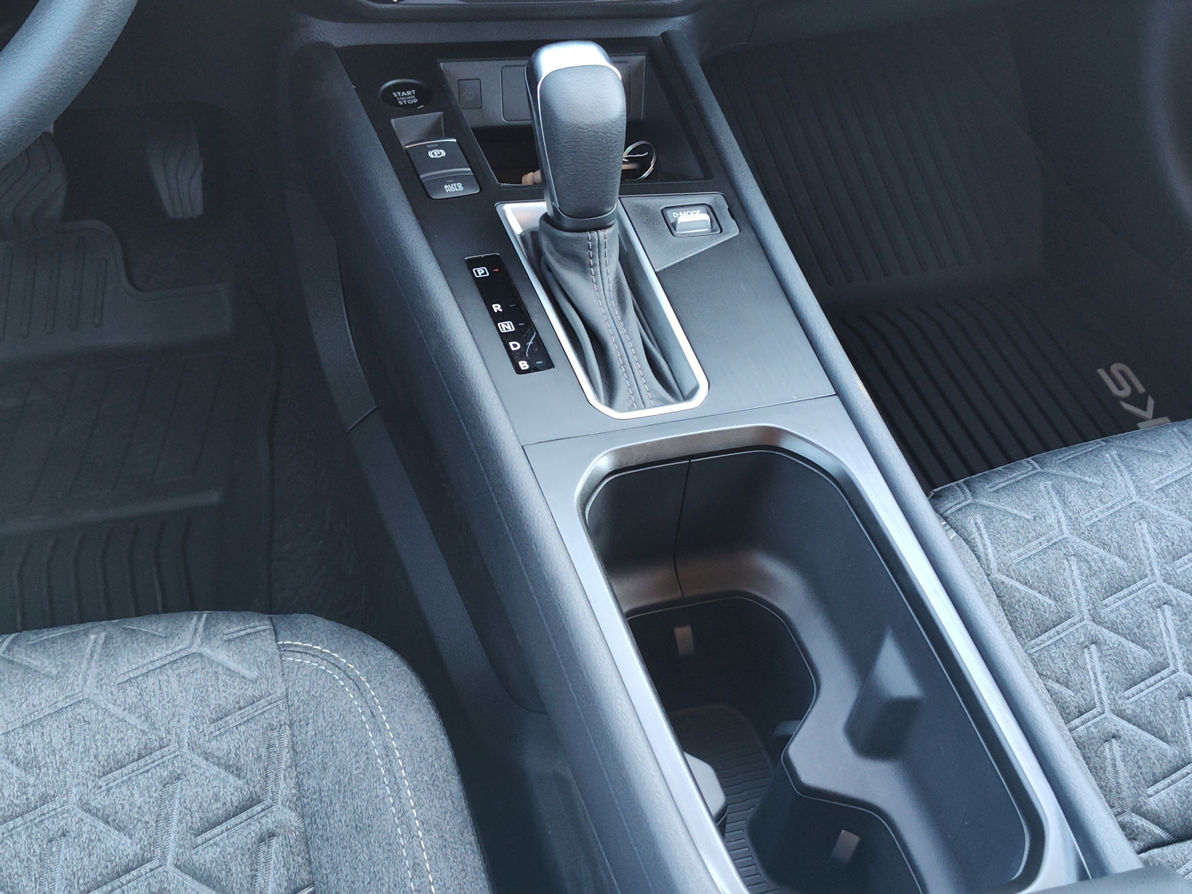 New 2026 Nissan Kicks SV w/ SV Premium Package image 9