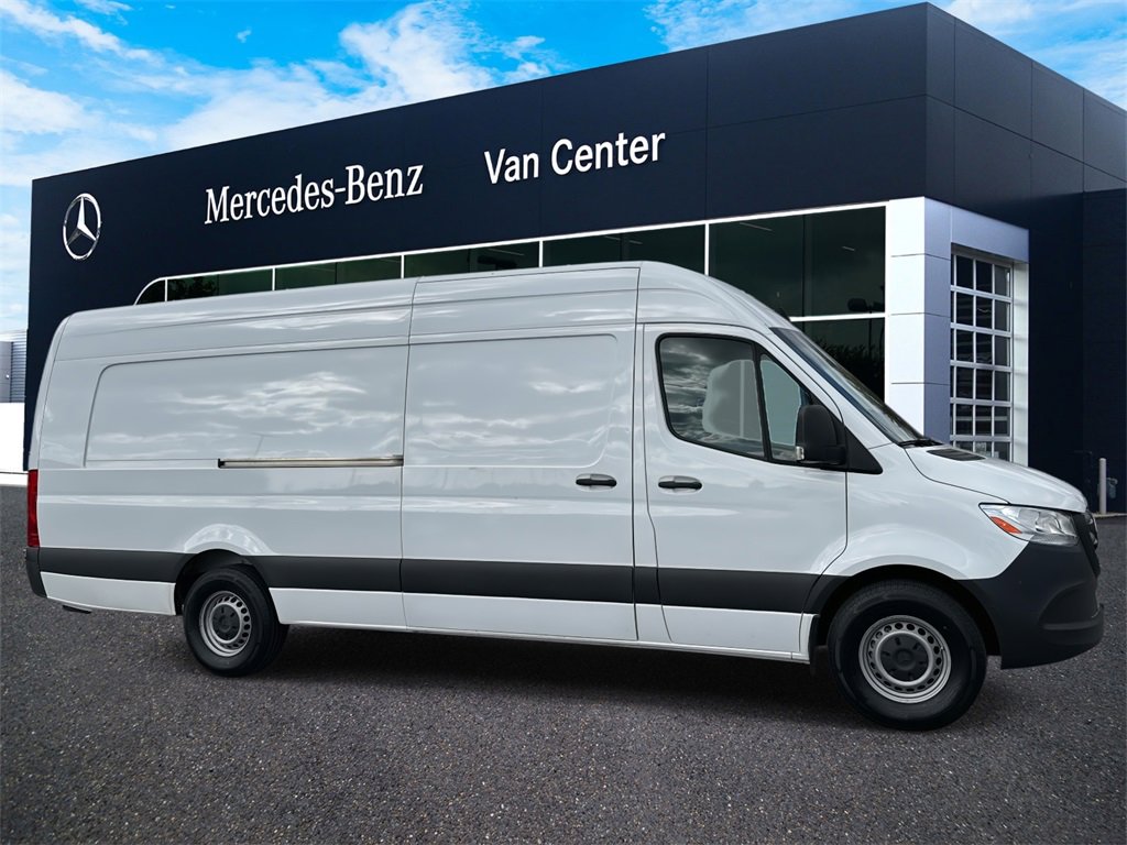 Used 2021 Mercedes-Benz Sprinter 2500 image 2