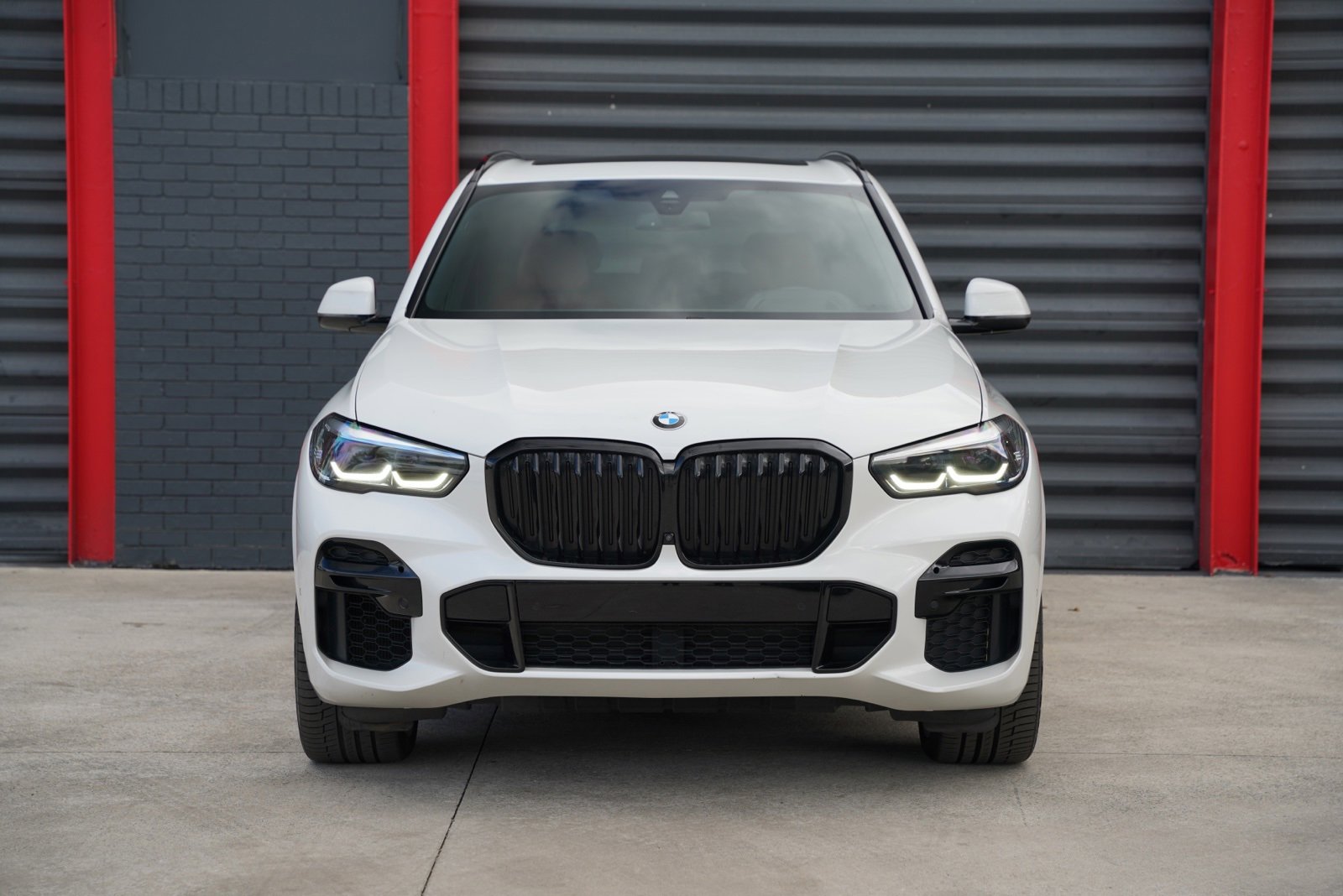 Used 2022 BMW X5 sDrive40i w/ M Sport Package video 2