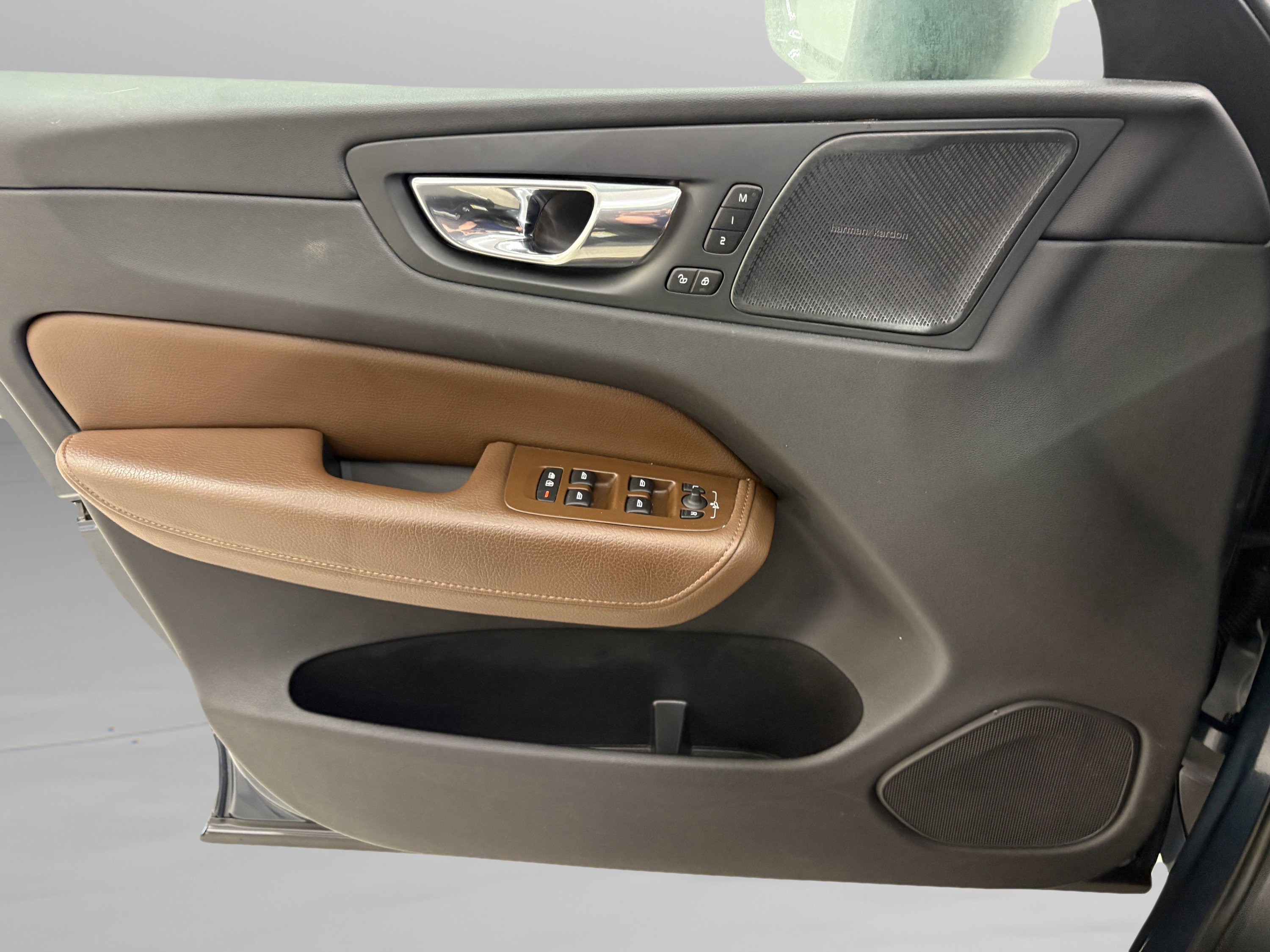 Used 2019 Volvo XC60 T6 Inscription image 34