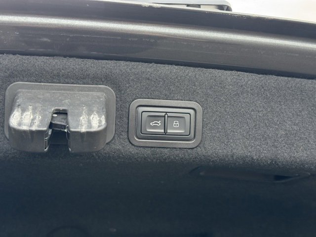 Used 2016 Audi S6 Prestige w/ Prestige Package image 44