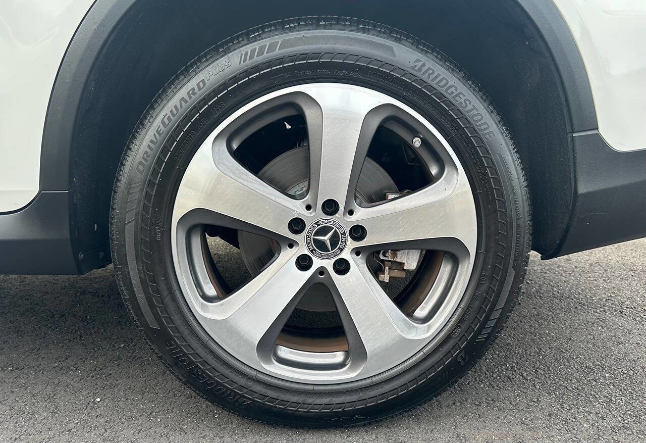 Used 2019 Mercedes-Benz GLC 300 w/ Premium Package image 10