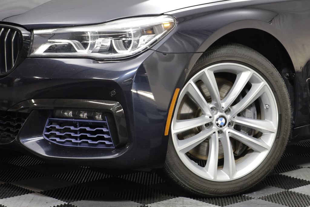 Used 2016 BMW 750i xDrive image 3