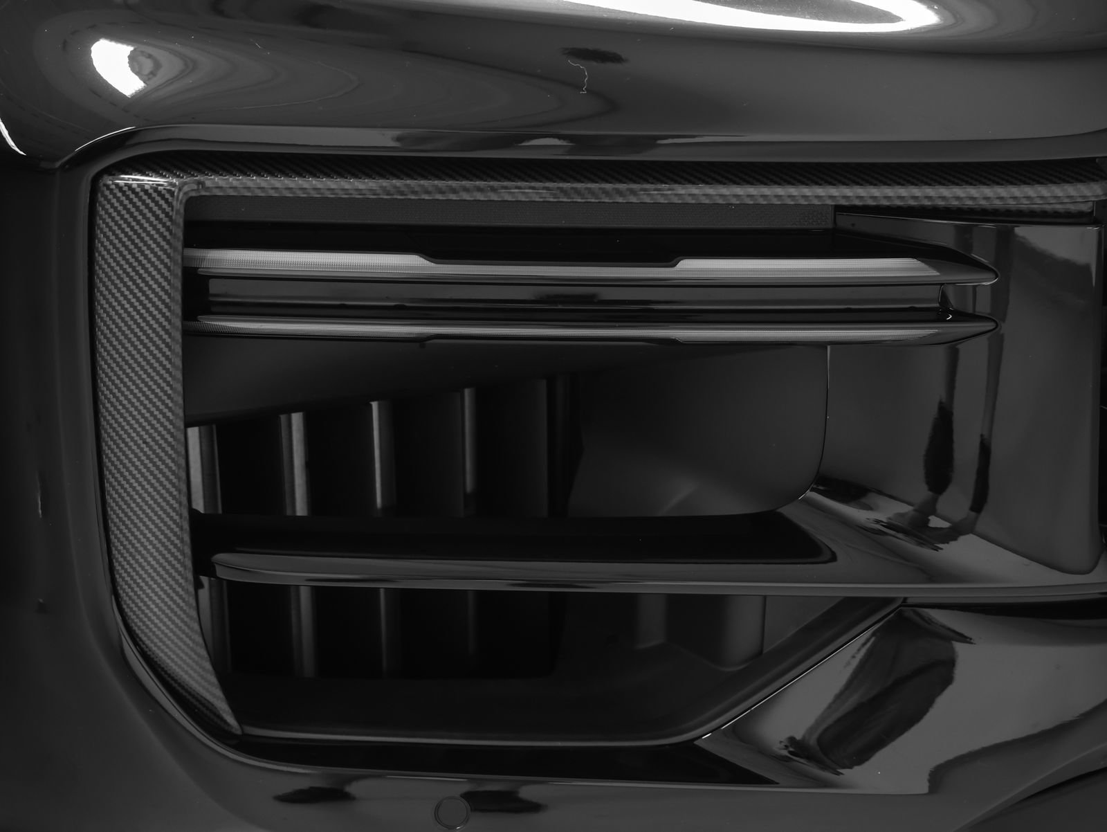 Certified 2024 Porsche Cayenne Turbo AWD/4WD image 19