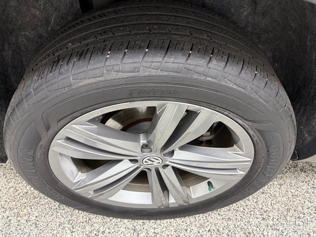 Used 2019 Volkswagen Atlas SEL R-Line image 12