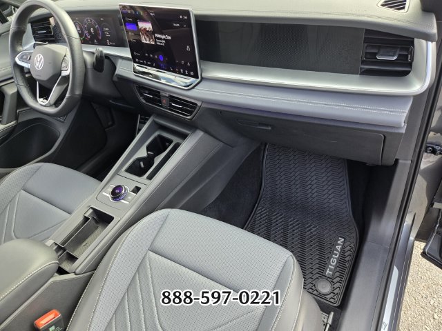 Used 2025 Volkswagen Tiguan SE R-Line AWD/4WD image 20