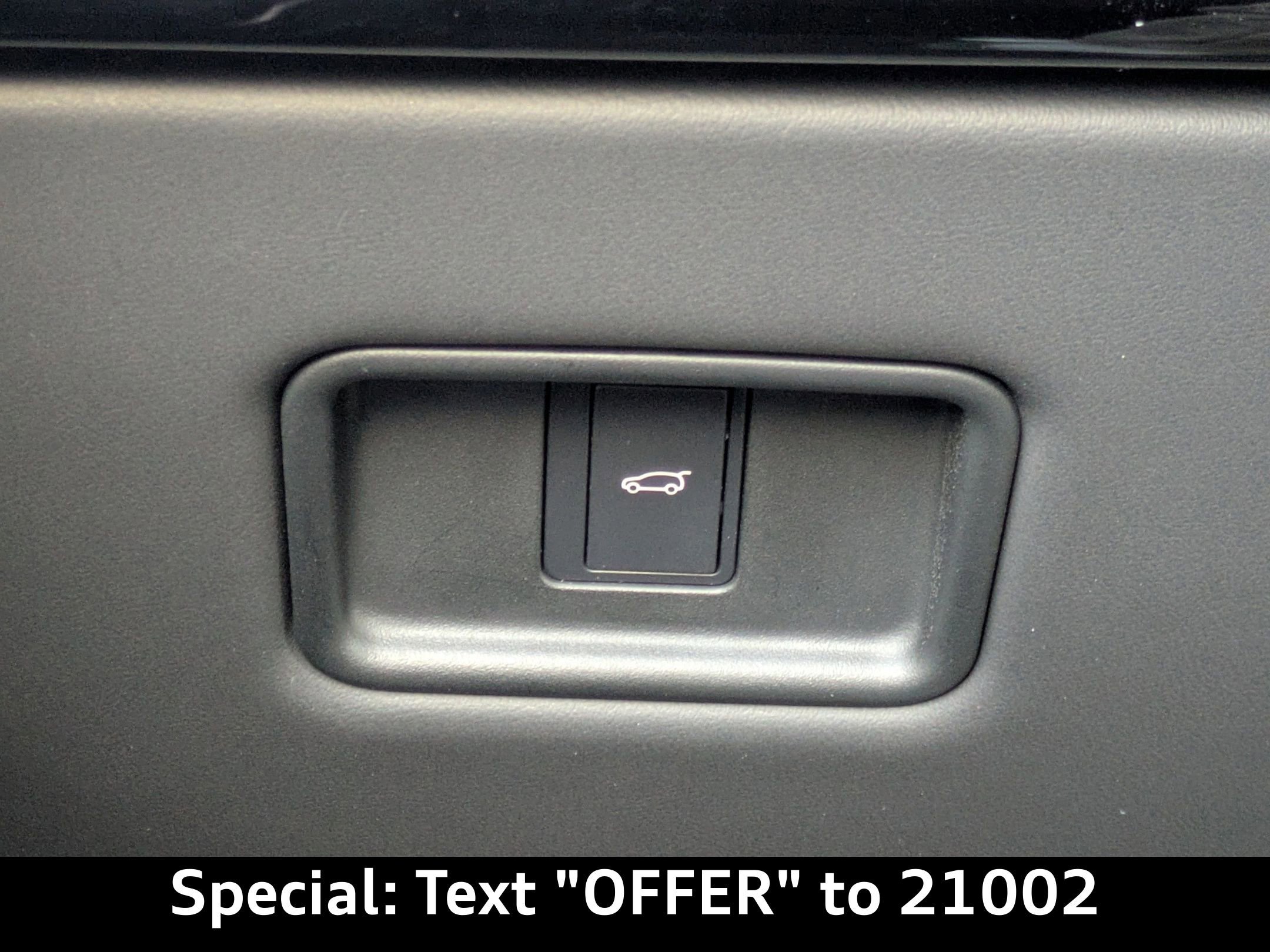 Used 2023 Land Rover Range Rover SE image 28