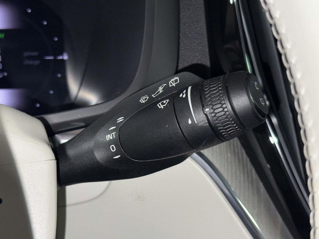 Used 2024 Volvo XC60 T8 Plus w/ Protection Package Premier image 29