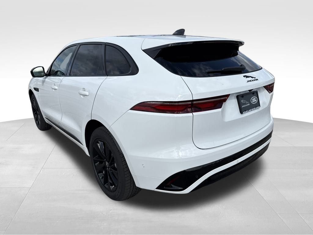 Used 2026 Jaguar F-PACE R-Dynamic S image 3