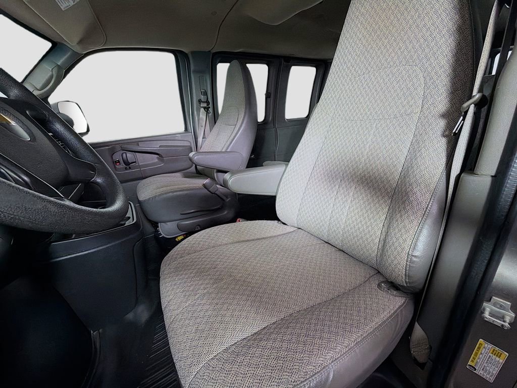 Used 2011 Chevrolet Express 1500 LT w/ LT Preferred Equipment Group AWD/4WD image 12