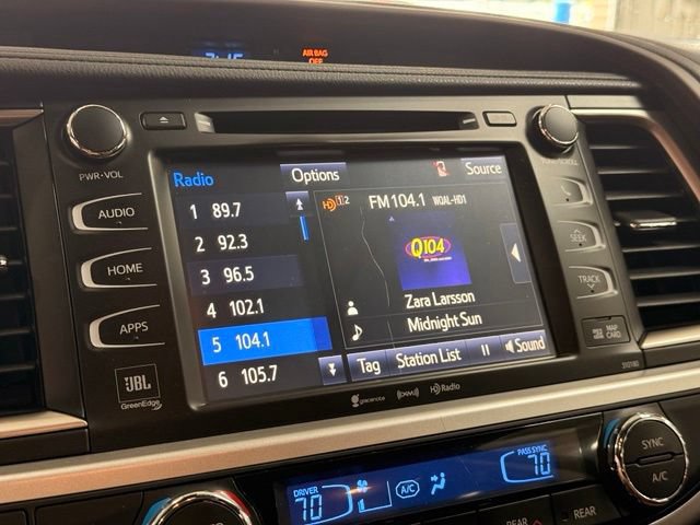 Used 2017 Toyota Highlander AWD V6 image 14