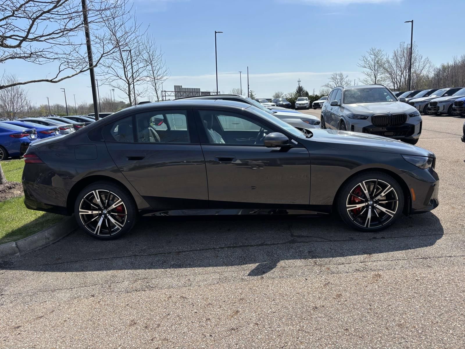 New 2026 BMW 550e xDrive image 4