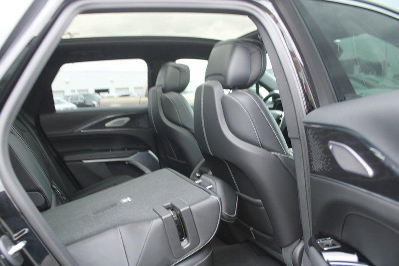 Used 2023 Cadillac Lyriq 2WD image 12