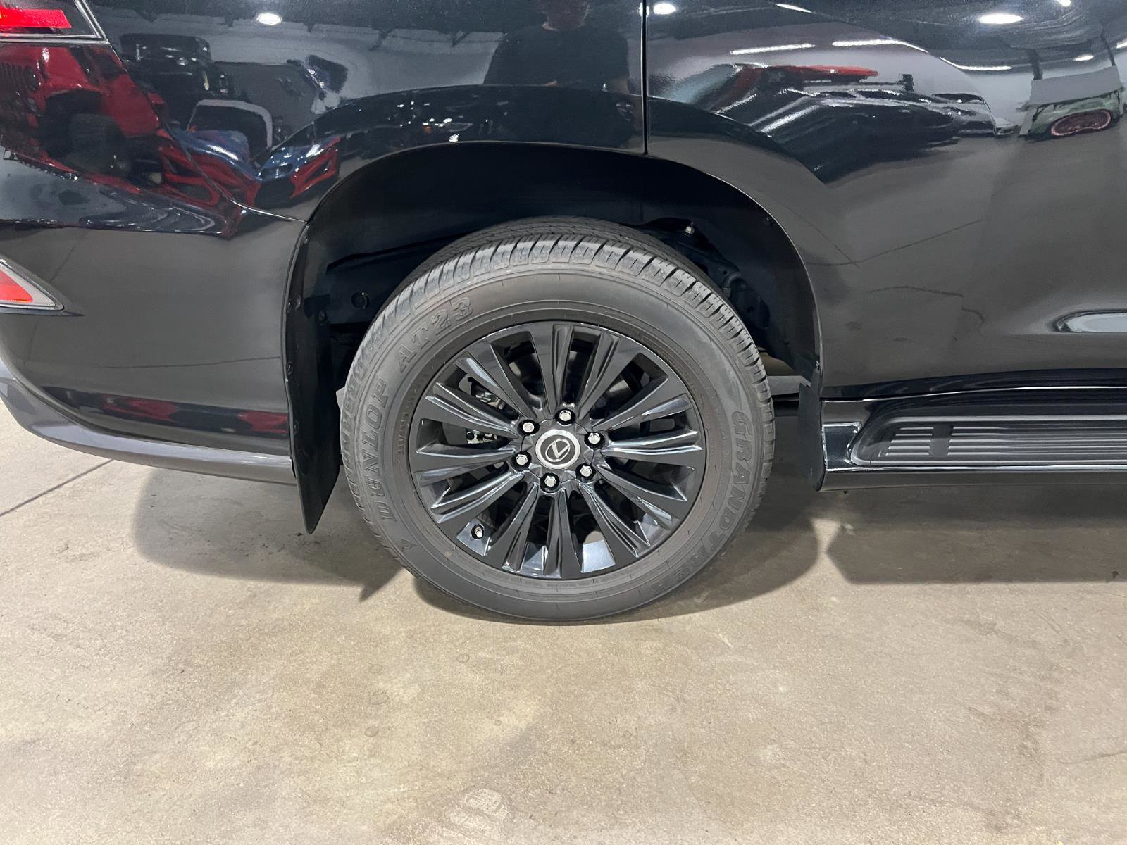 Used 2023 Lexus GX 460 Luxury w/ Sport Design Package AWD/4WD image 45