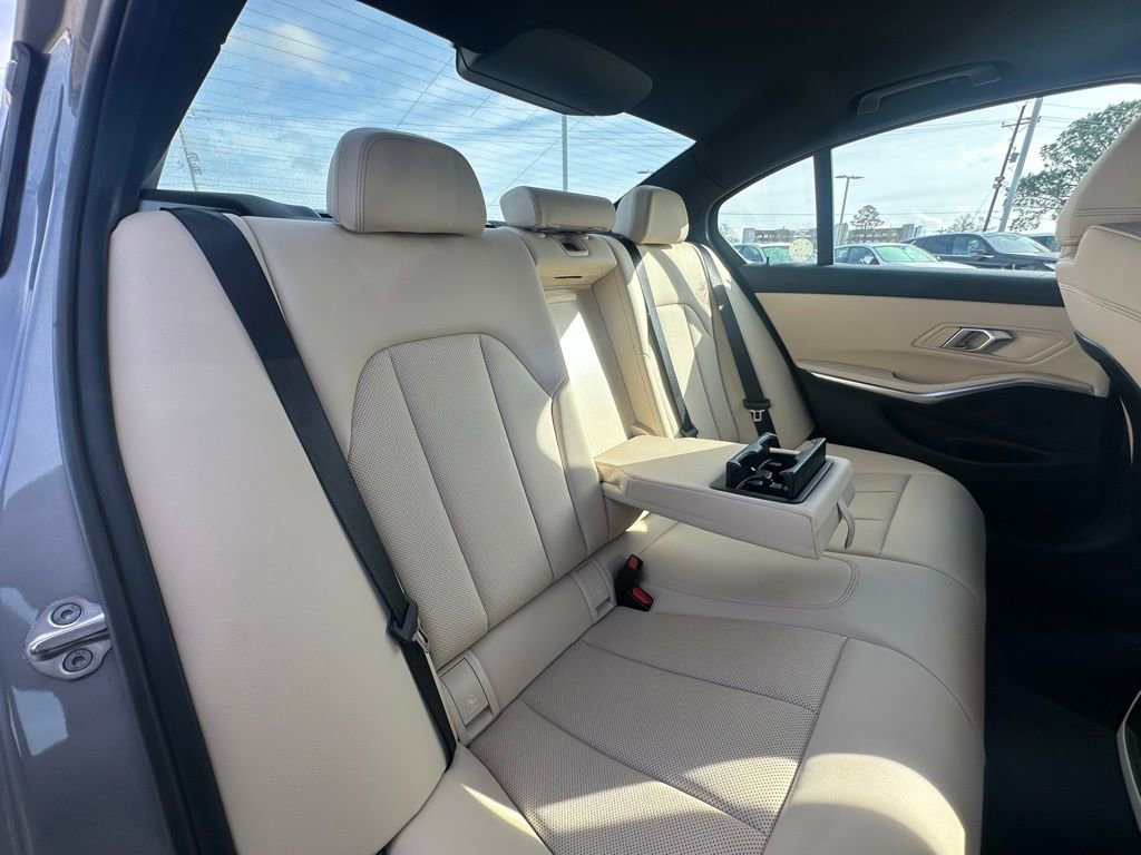 Certified 2025 BMW 330i Sedan w/ Convenience Package image 23