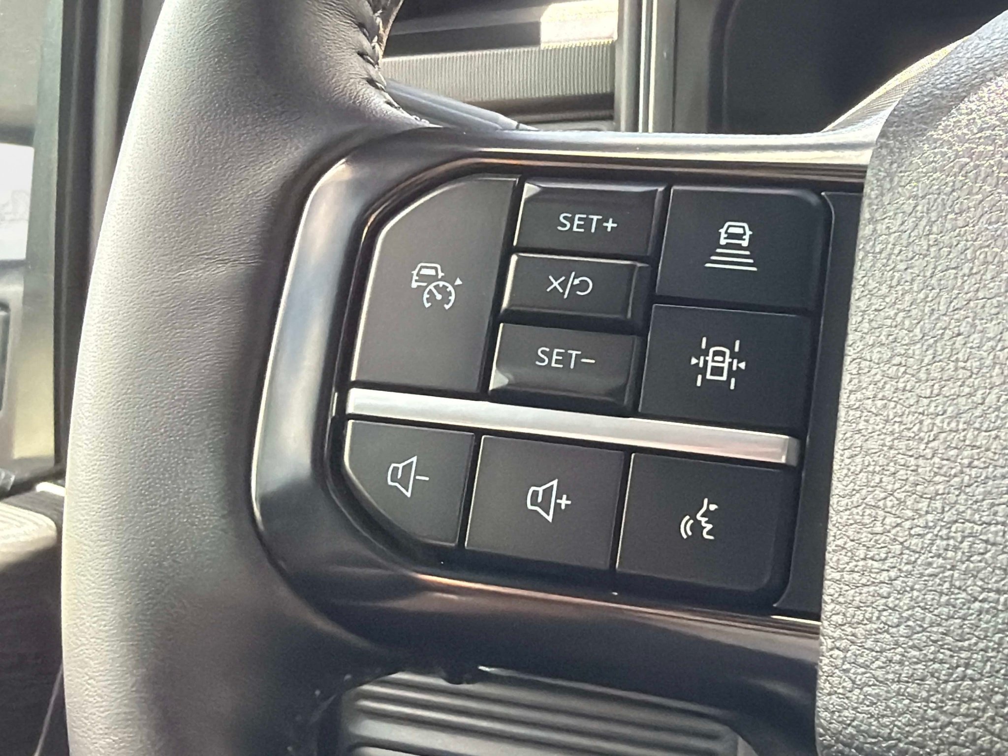 Used 2025 Ford F250 Platinum AWD/4WD image 36