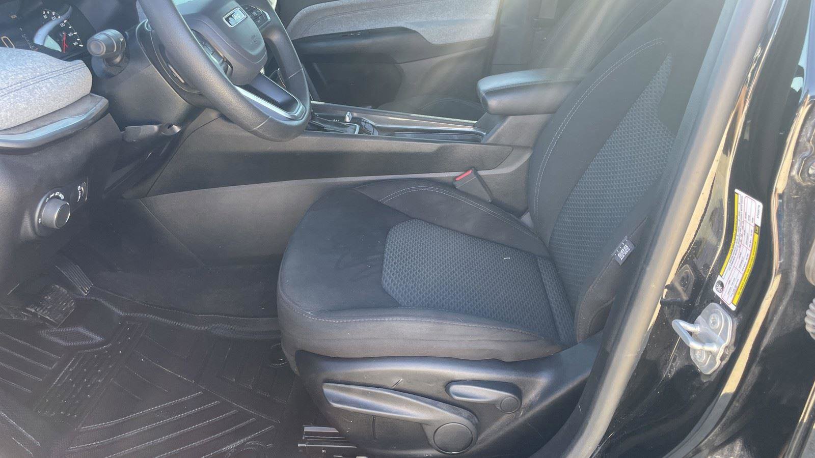 Used 2025 Jeep Compass Sport image 13