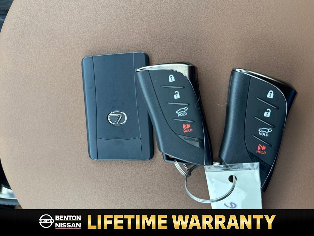 Used 2026 Lexus GX 550 w/ Accessory Package (2T) image 16