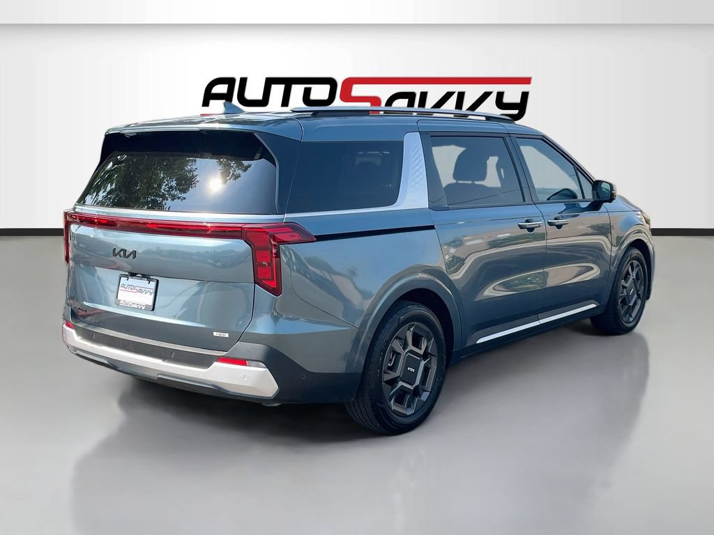 Used 2025 Kia Carnival SX FWD image 7