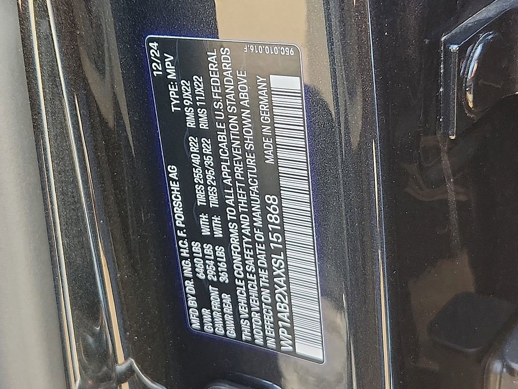 Certified 2025 Porsche Macan 4S Electric image 27