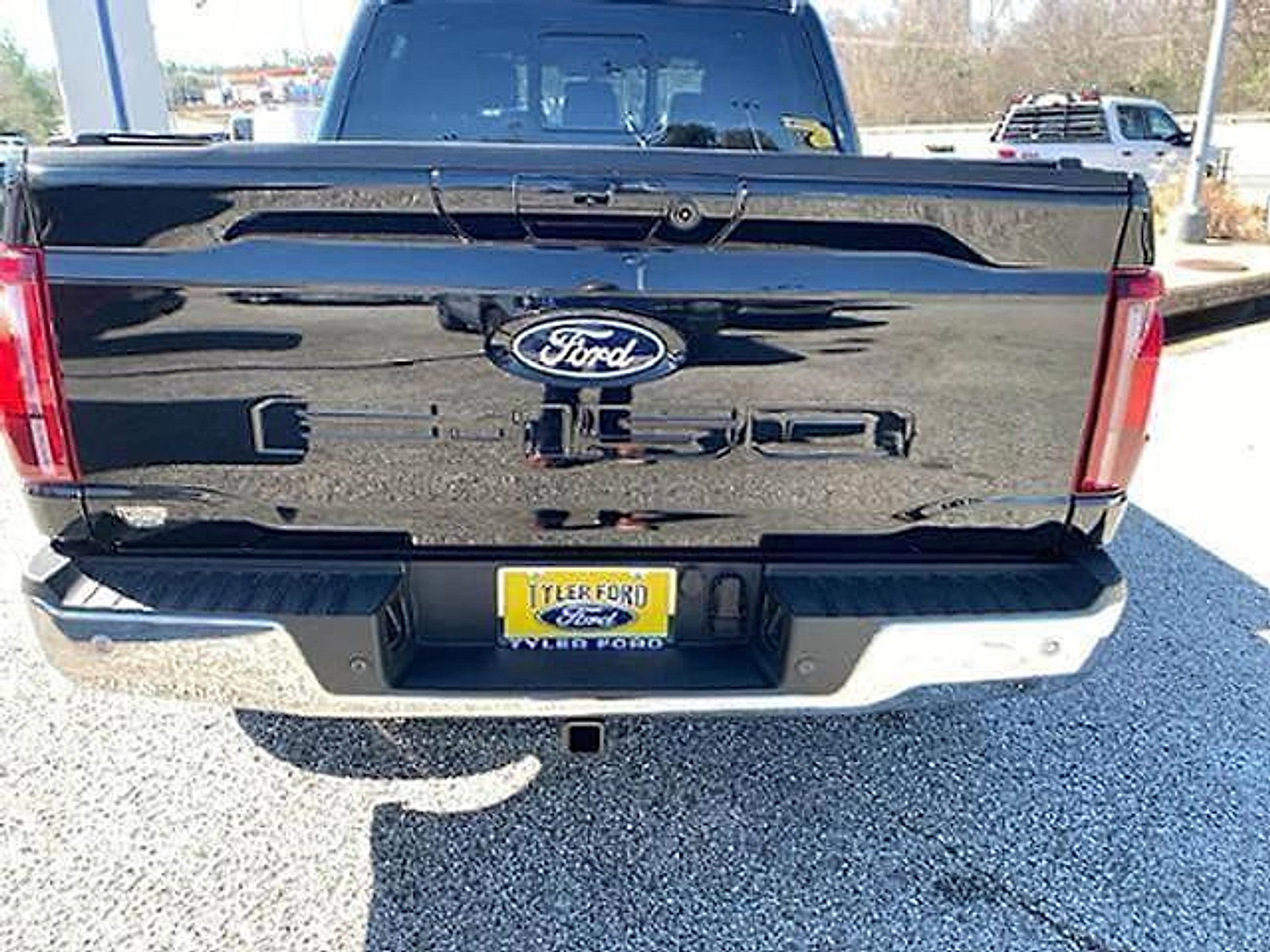 New 2025 Ford F150 Lariat w/ Equipment Group 502A High AWD/4WD image 8