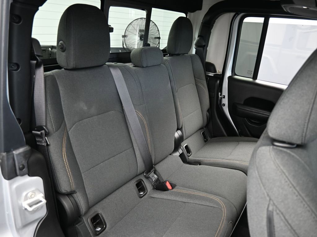 Used 2024 Jeep Gladiator Sport image 42