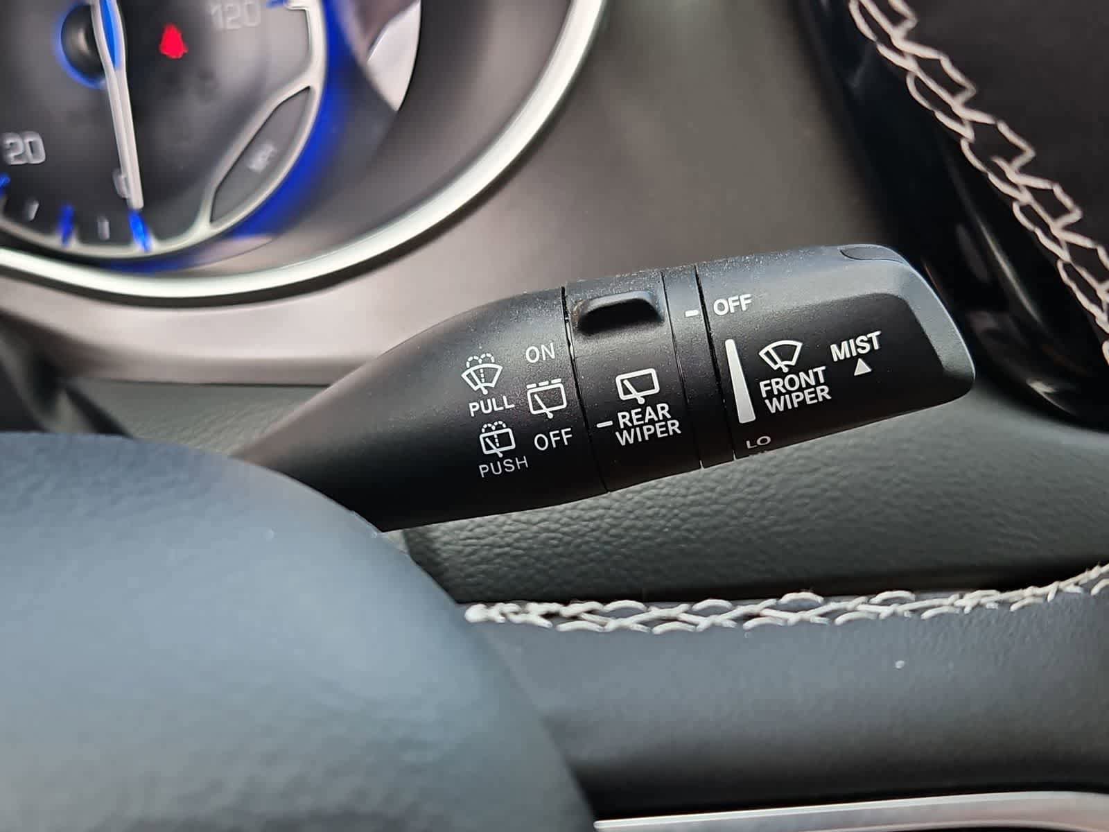 Used 2024 Chrysler Pacifica Touring-L FWD image 29