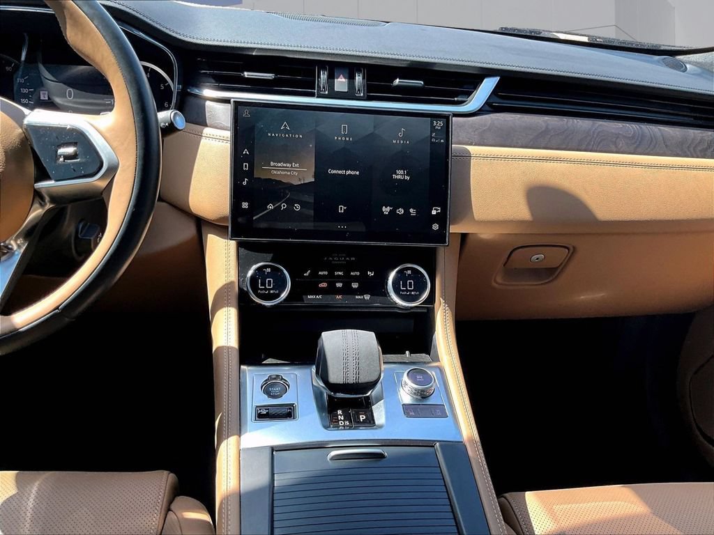 Used 2023 Jaguar F-PACE S AWD/4WD image 16