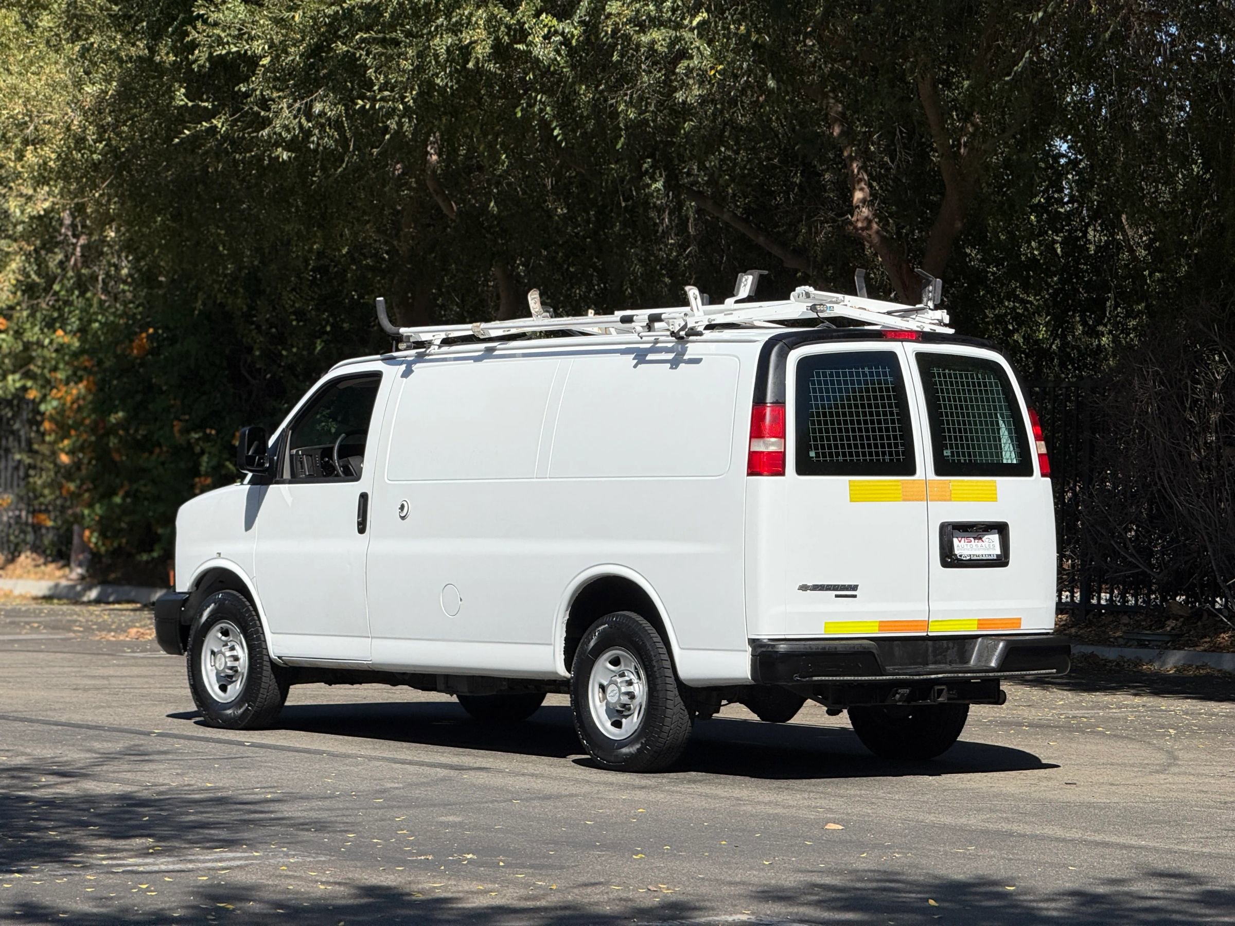 Used 2015 Chevrolet Express 2500 image 3