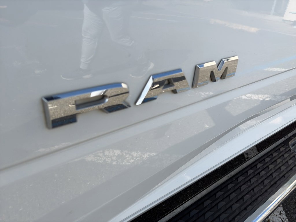 Used 2024 RAM 3500 Big Horn AWD/4WD image 5