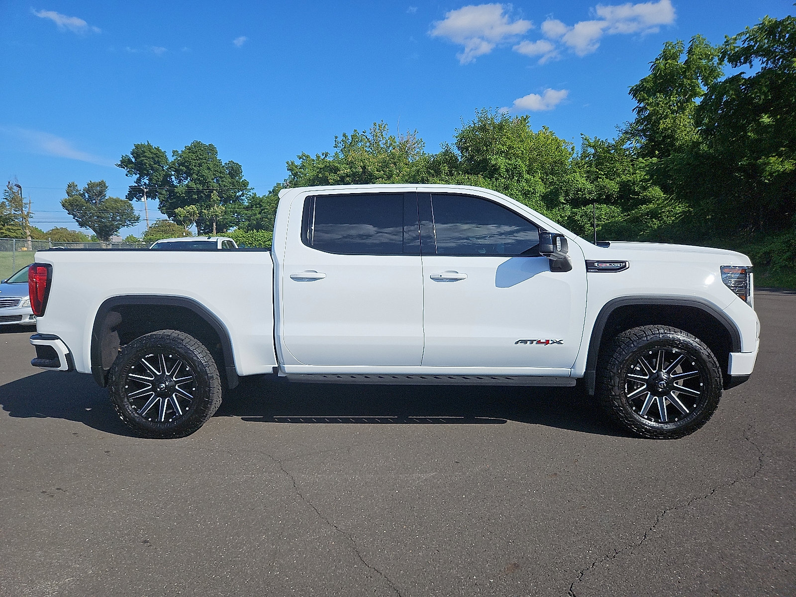 Used 2022 GMC Sierra 1500 AT4X image 7