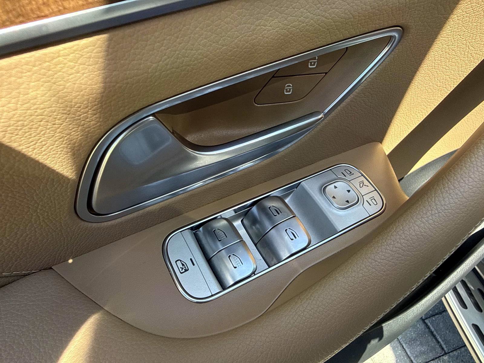 Used 2025 Mercedes-Benz GLS 450 4MATIC image 19