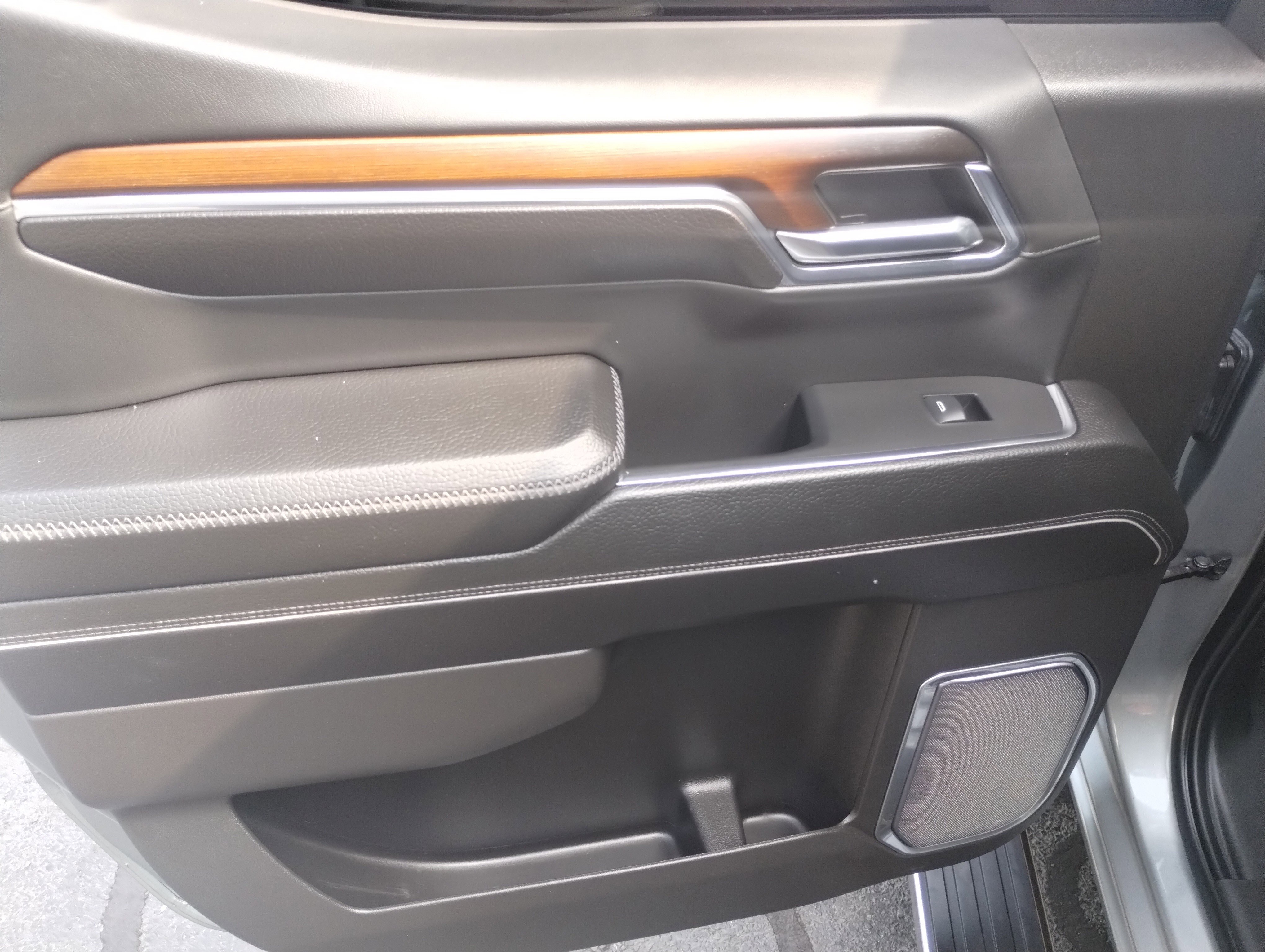 Used 2024 GMC Sierra 1500 Denali w/ Denali Reserve Package image 16