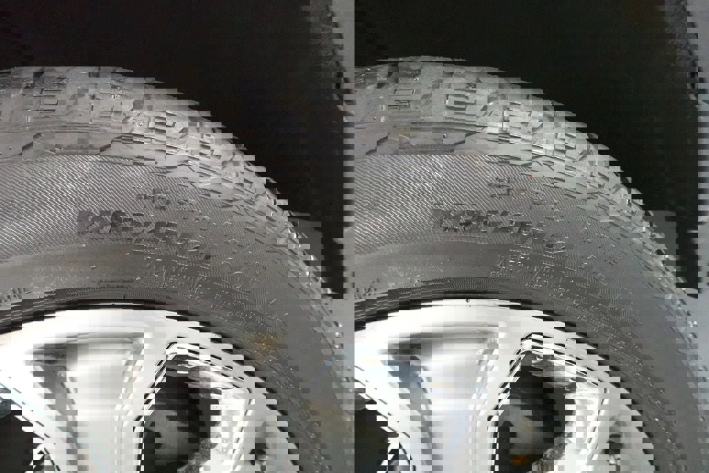 Used 2015 GMC Yukon Denali image 38