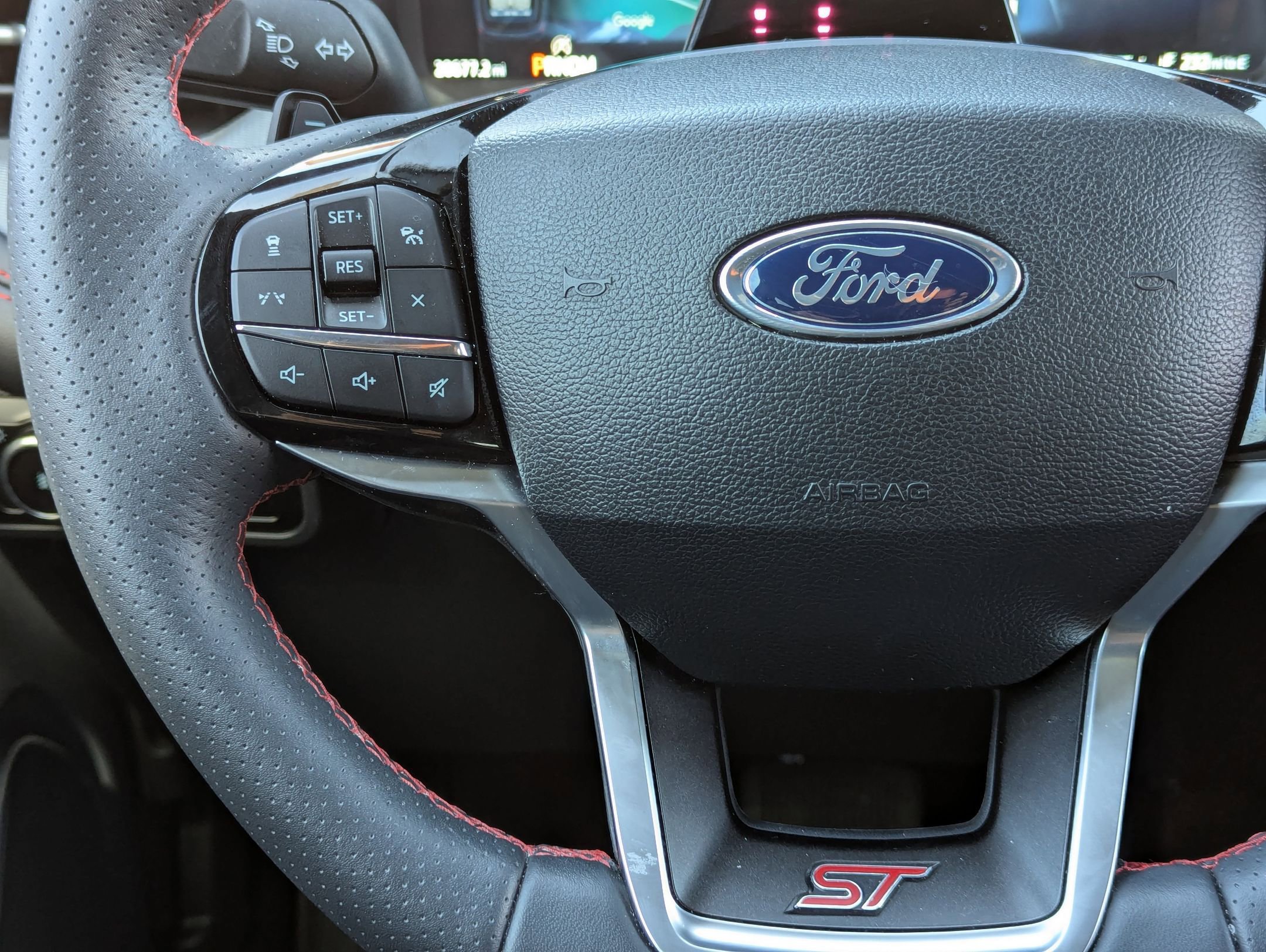 Used 2025 Ford Explorer ST image 21