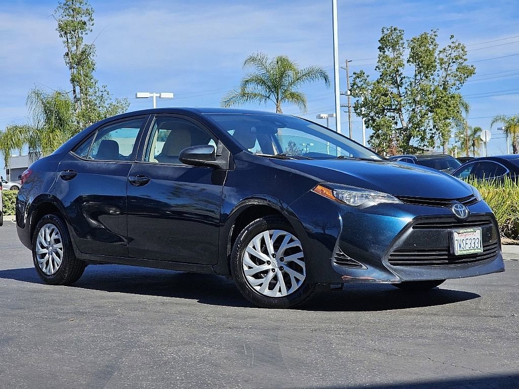 Used 2017 Toyota Corolla LE image 4