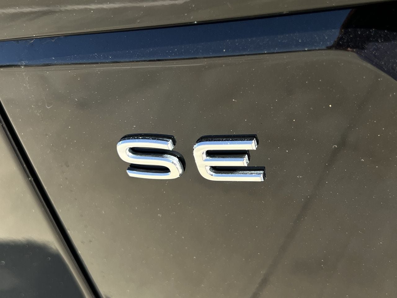 Used 2025 Volkswagen Atlas Peak Edition SE AWD/4WD image 8