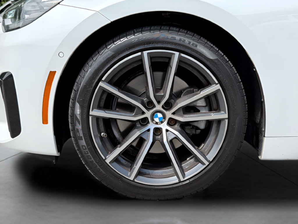 Used 2023 BMW 230i Coupe w/ Convenience Package RWD image 16