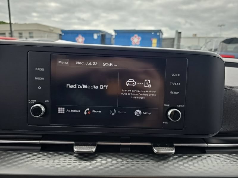 Certified 2022 Kia Carnival LX FWD image 15