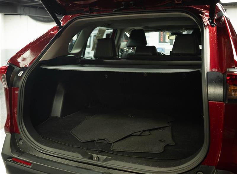 Used 2021 Toyota RAV4 XLE Premium w/ Carpet Mat Package (TMS) FWD image 7