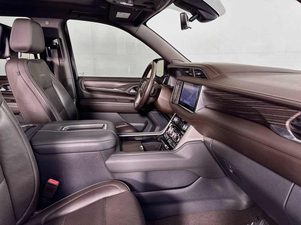 Used 2021 GMC Yukon Denali w/ Denali Premium Package RWD image 39