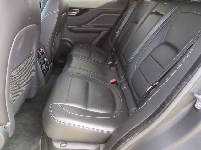 Used 2019 Jaguar F-PACE S image 15