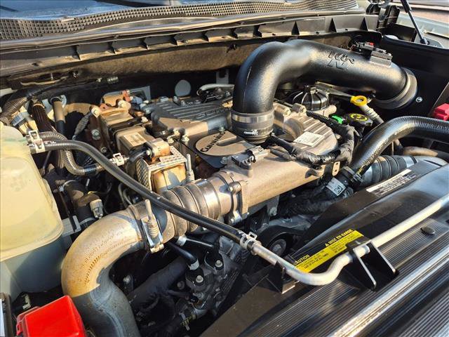 Used 2017 Nissan Titan SV AWD/4WD image 21