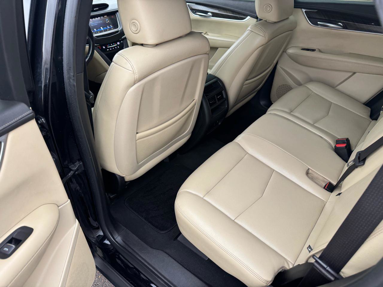 Used 2019 Cadillac XT5 AWD image 10