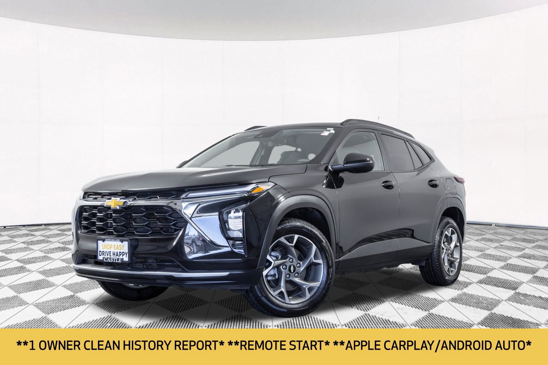 Used 2025 Chevrolet Trax LT FWD image 2