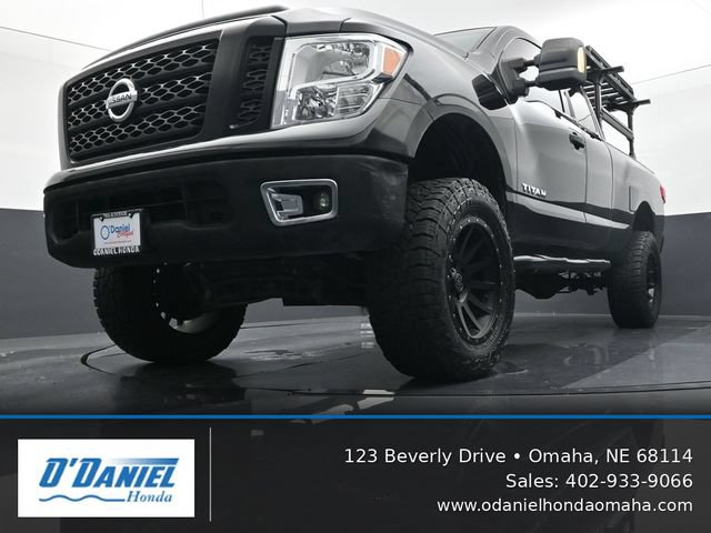 Used 2017 Nissan Titan S AWD/4WD image 9