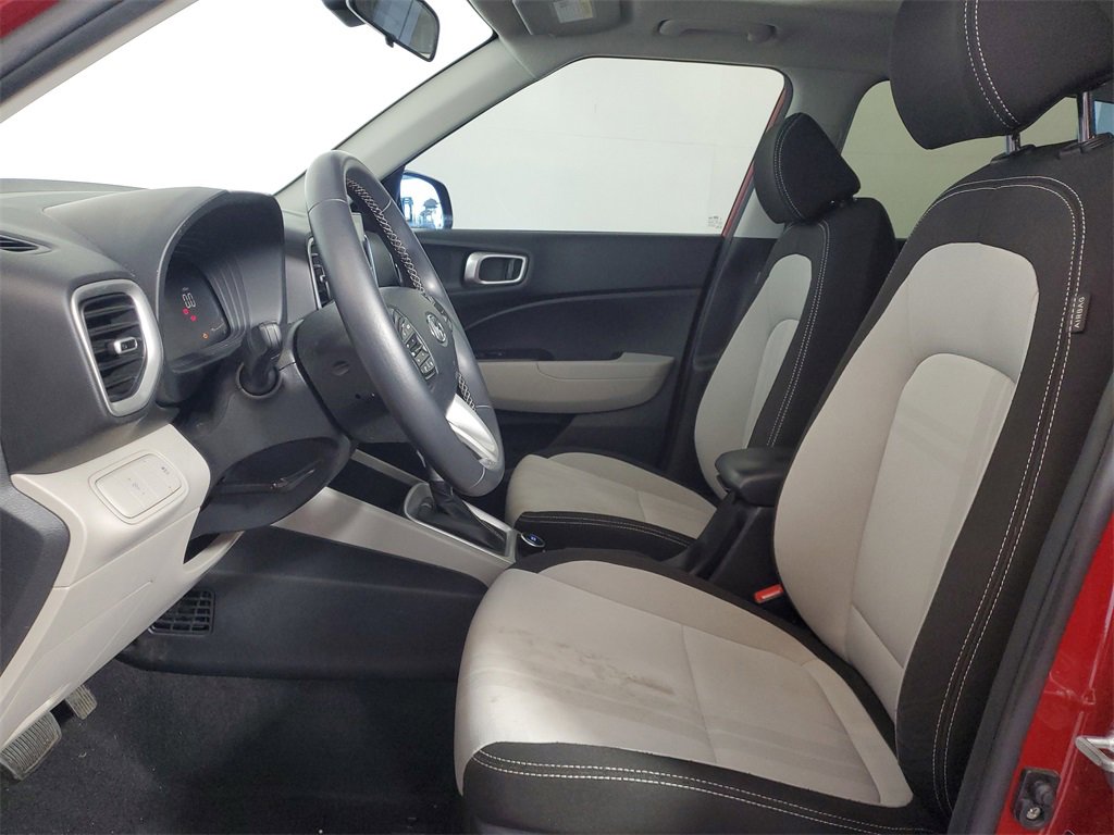 Used 2024 Hyundai Venue SEL image 12