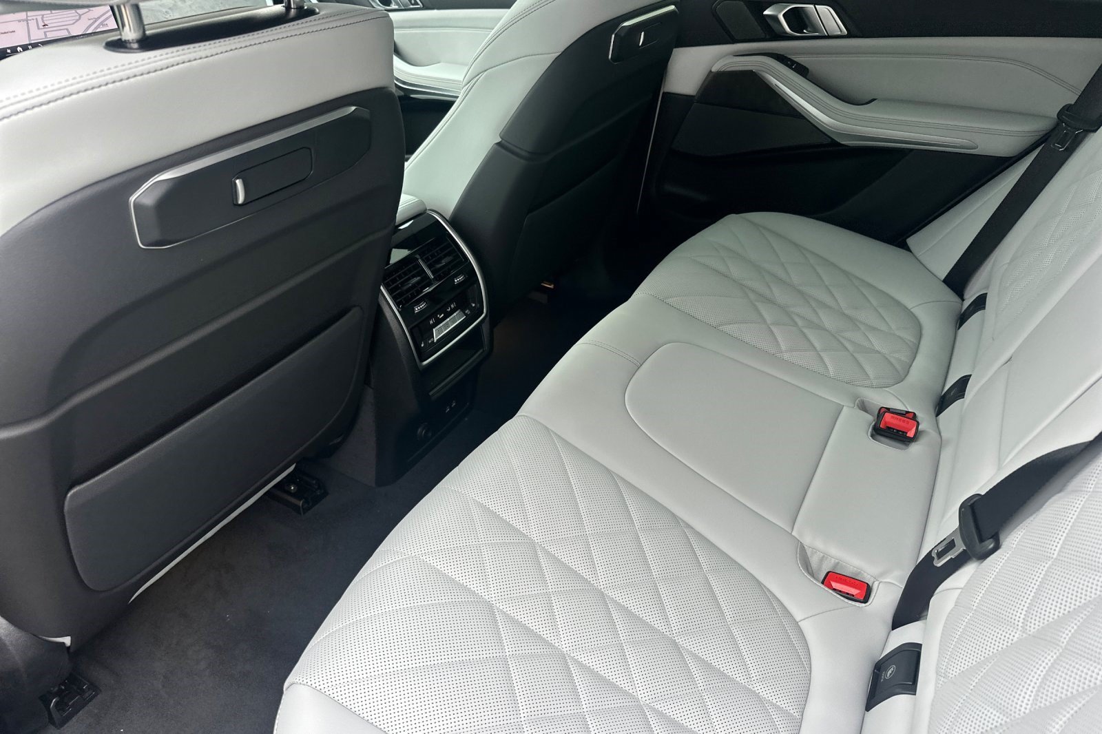 New 2026 BMW X5 xDrive40i AWD/4WD image 10