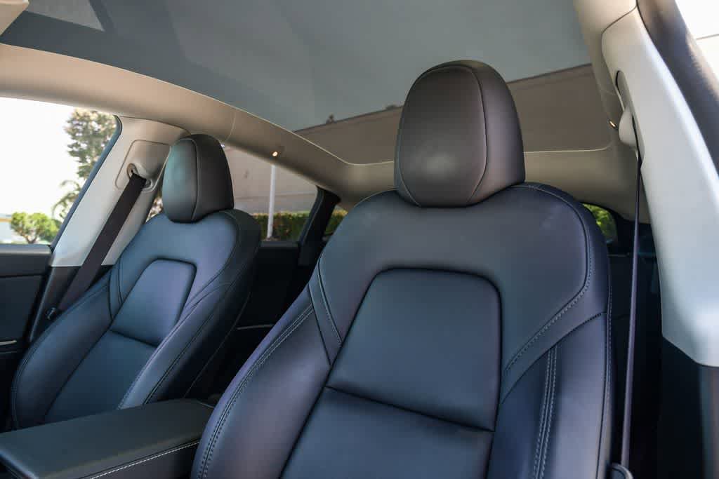Used 2024 Tesla Model Y 2WD image 17