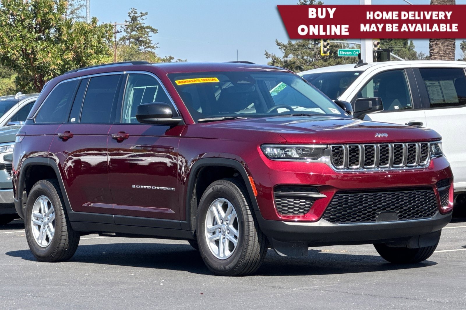 Used 2023 Jeep Grand Cherokee Laredo